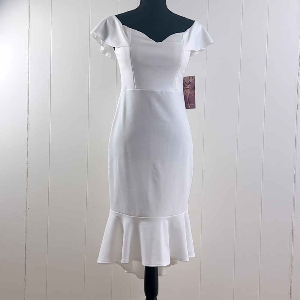 Off the shoulder Emerald Sundae midi dress in a ivory color.